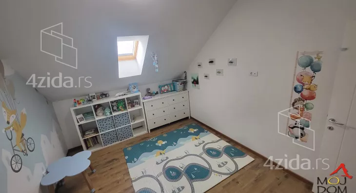 Četvoroiposoban stan | 4zida