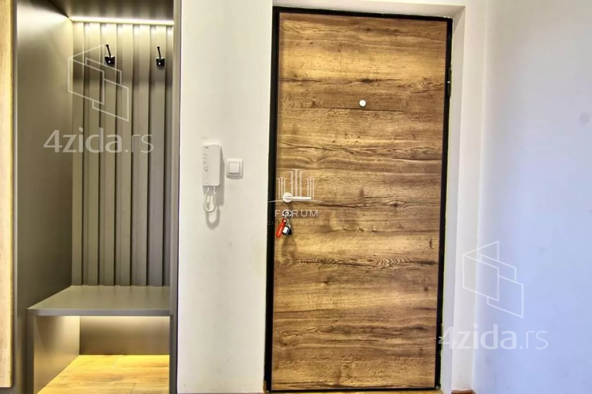 Četvoroiposoban stan | 4zida