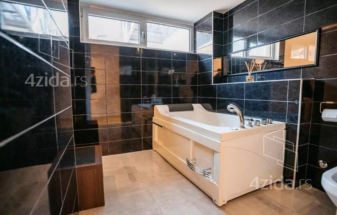 Turistički objekat | 4zida