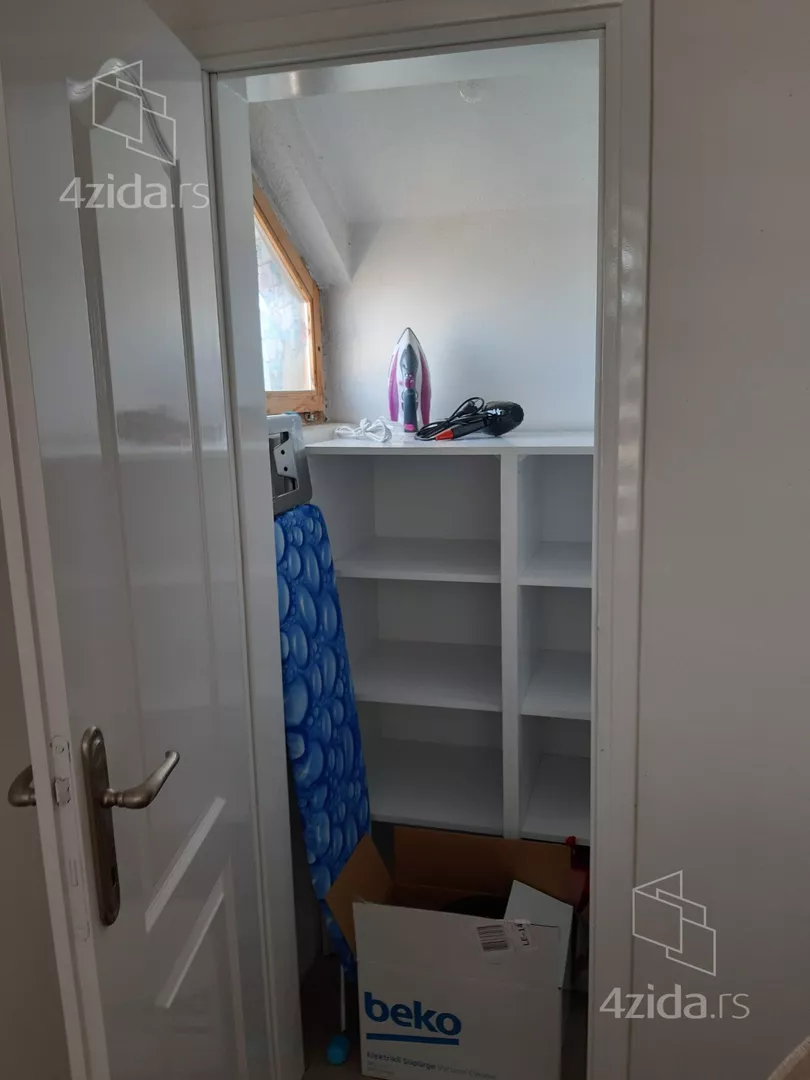 Četvoroiposoban stan | 4zida