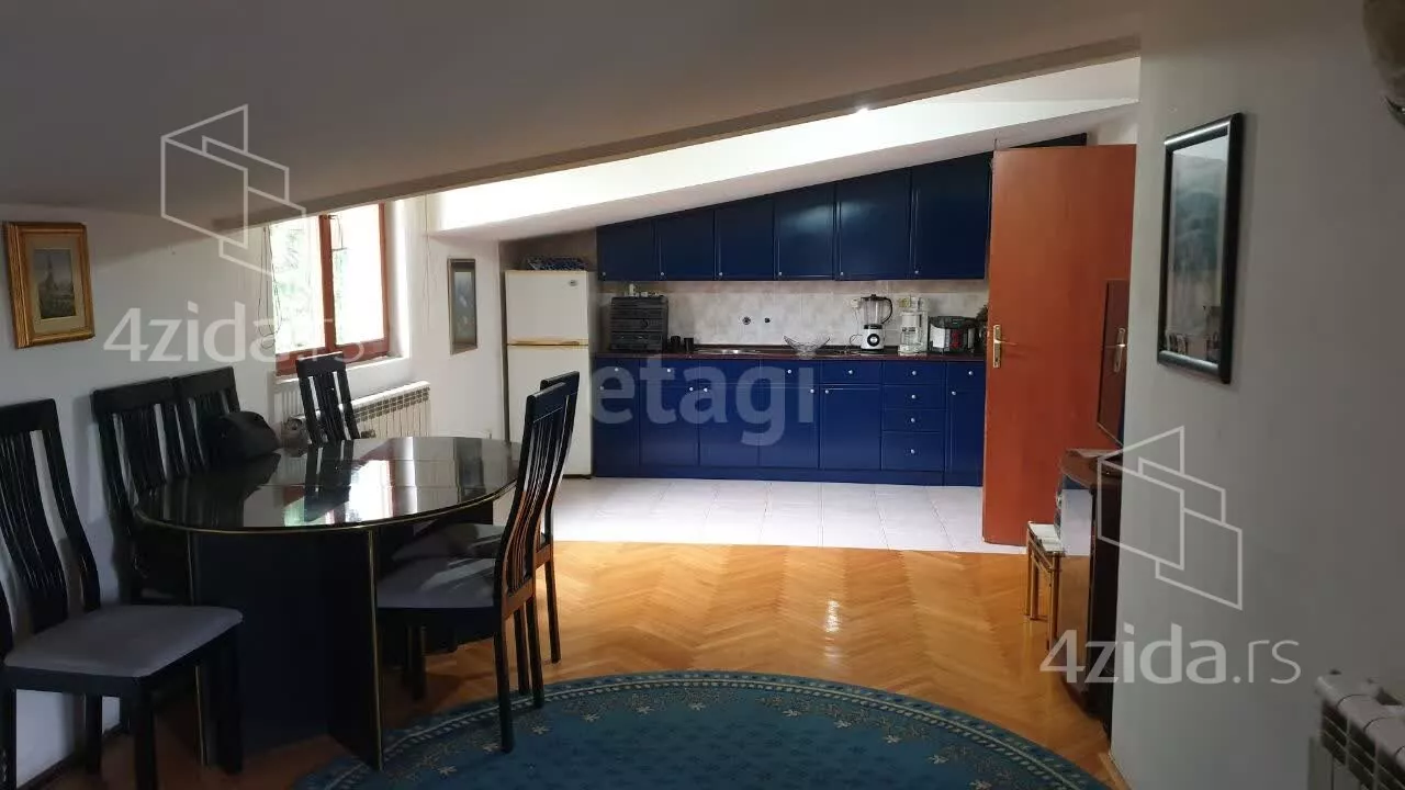 Šestosoban stan | 4zida