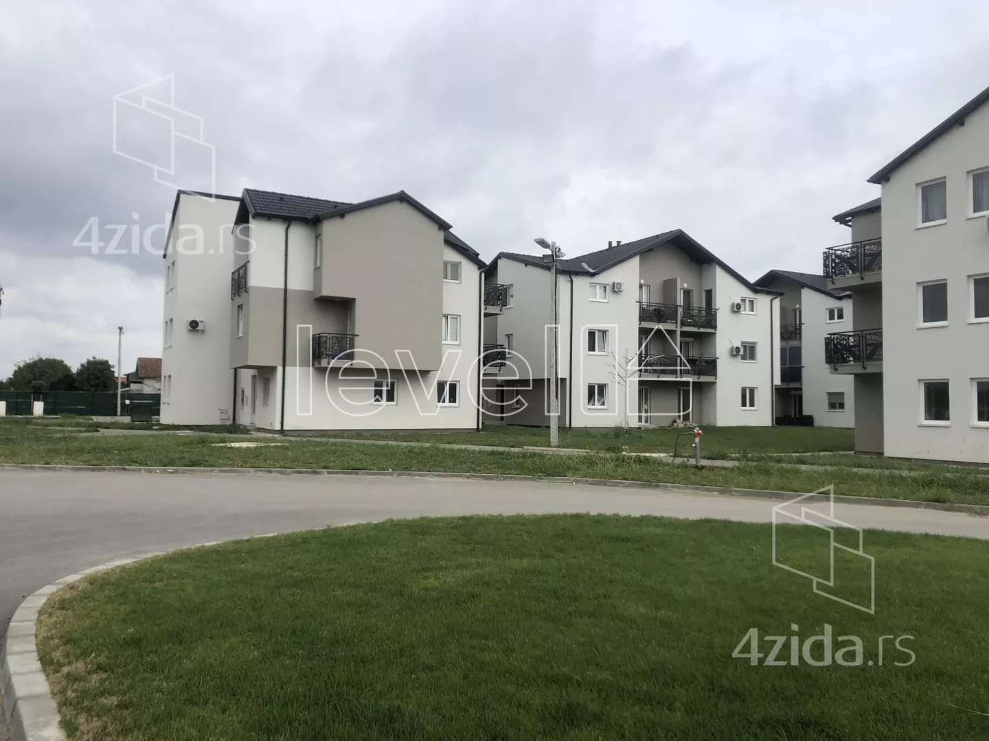 Troiposoban stan | 4zida