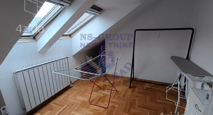 Četvoroiposoban stan | 4zida