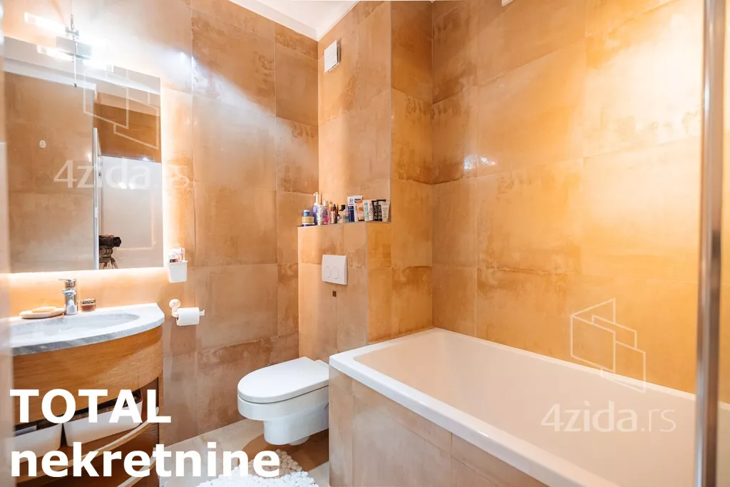 Šestosoban stan | 4zida