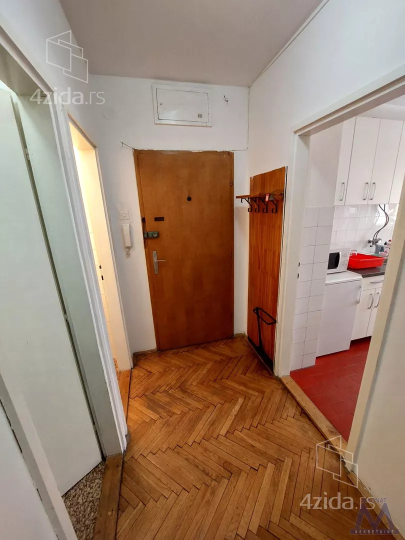 Četvoroiposoban stan | 4zida