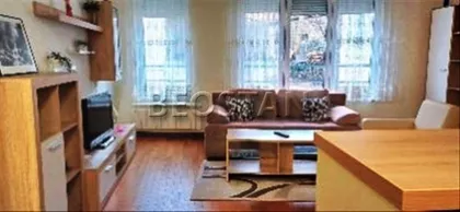 Crveni Krst Vračar | 4zida.rs