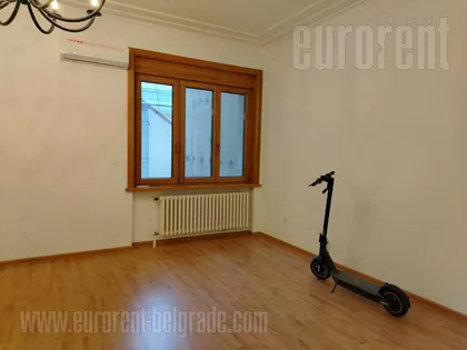 KNEZ MIHAILOVA | 4zida.rs