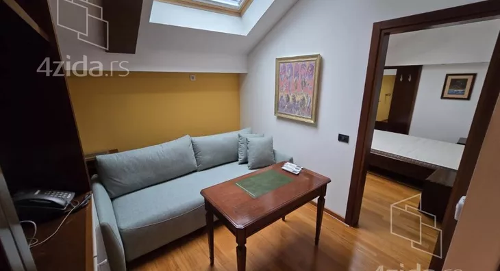 Šestosoban stan | 4zida