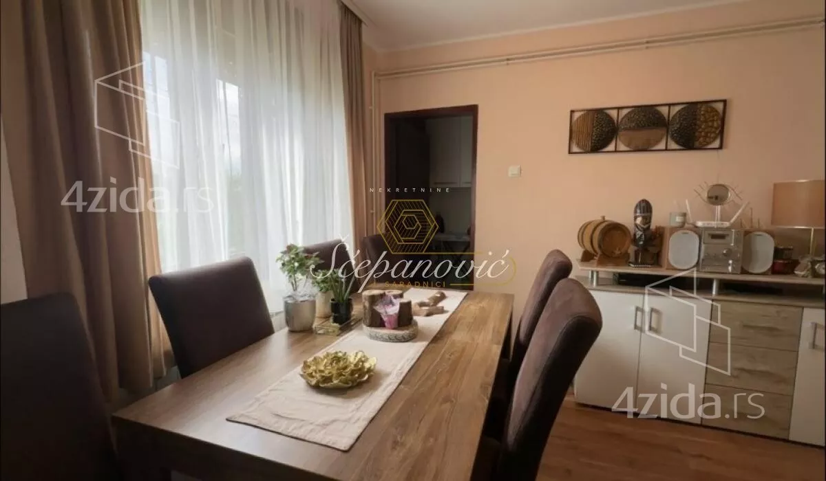 Četvorosoban stan | 4zida