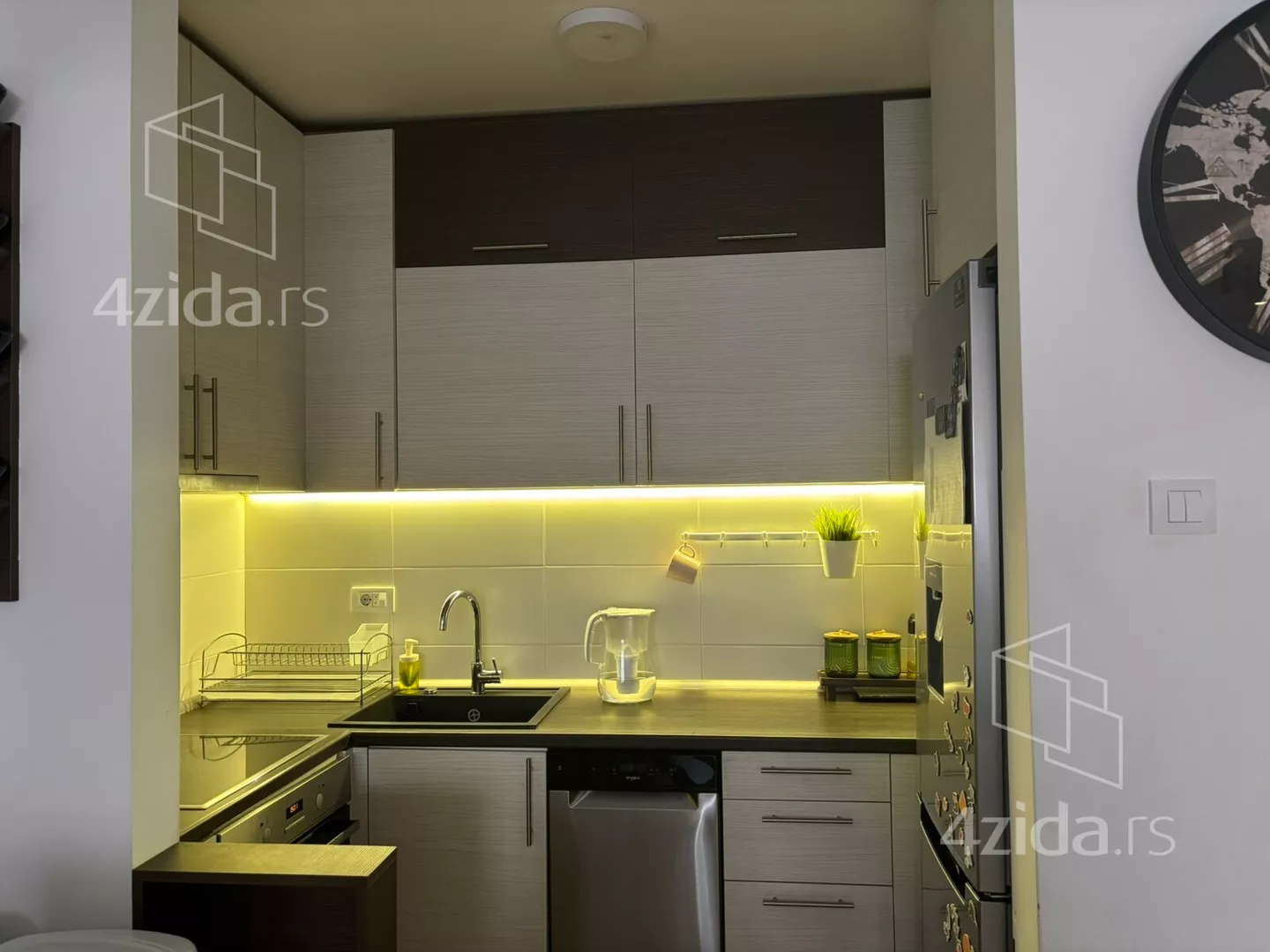 Dvoiposoban stan | 4zida