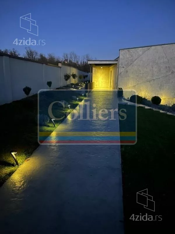 Sedmosoban stan | 4zida