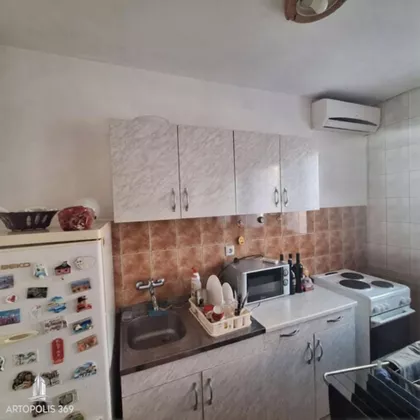 Milana Uzelca | 4zida.rs