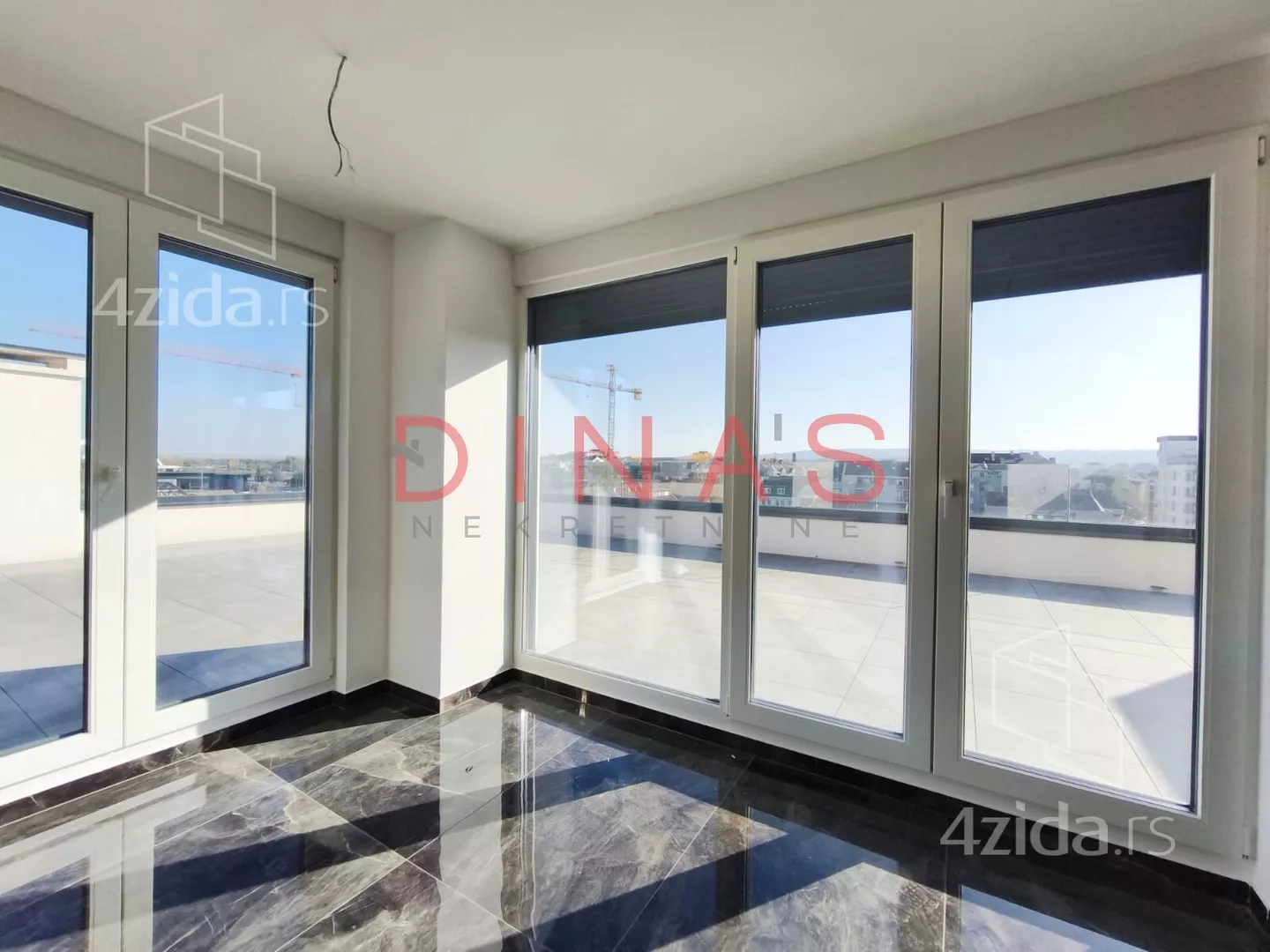 Četvoroiposoban stan | 4zida