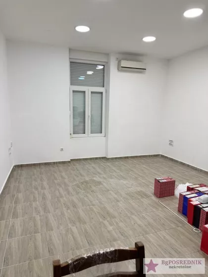 Miće Popovića | 4zida.rs