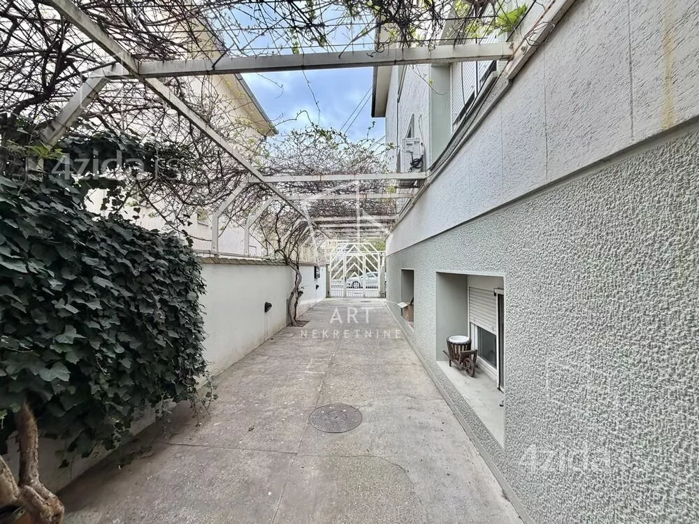 3-etažna kuća | 4zida