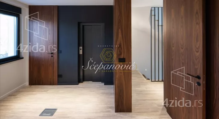 Petosoban stan | 4zida