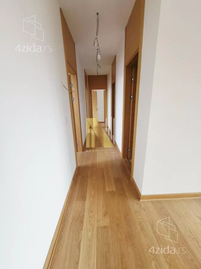 Četvoroiposoban stan | 4zida