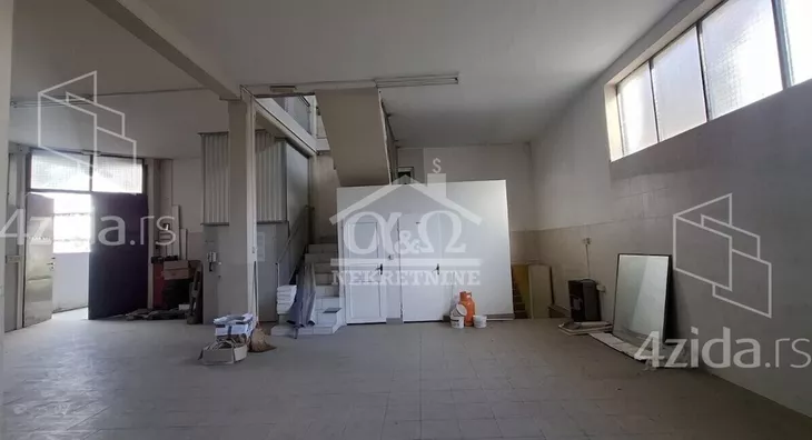 Poslovna zgrada | 4zida