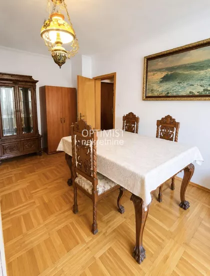 Ustanička | 4zida.rs