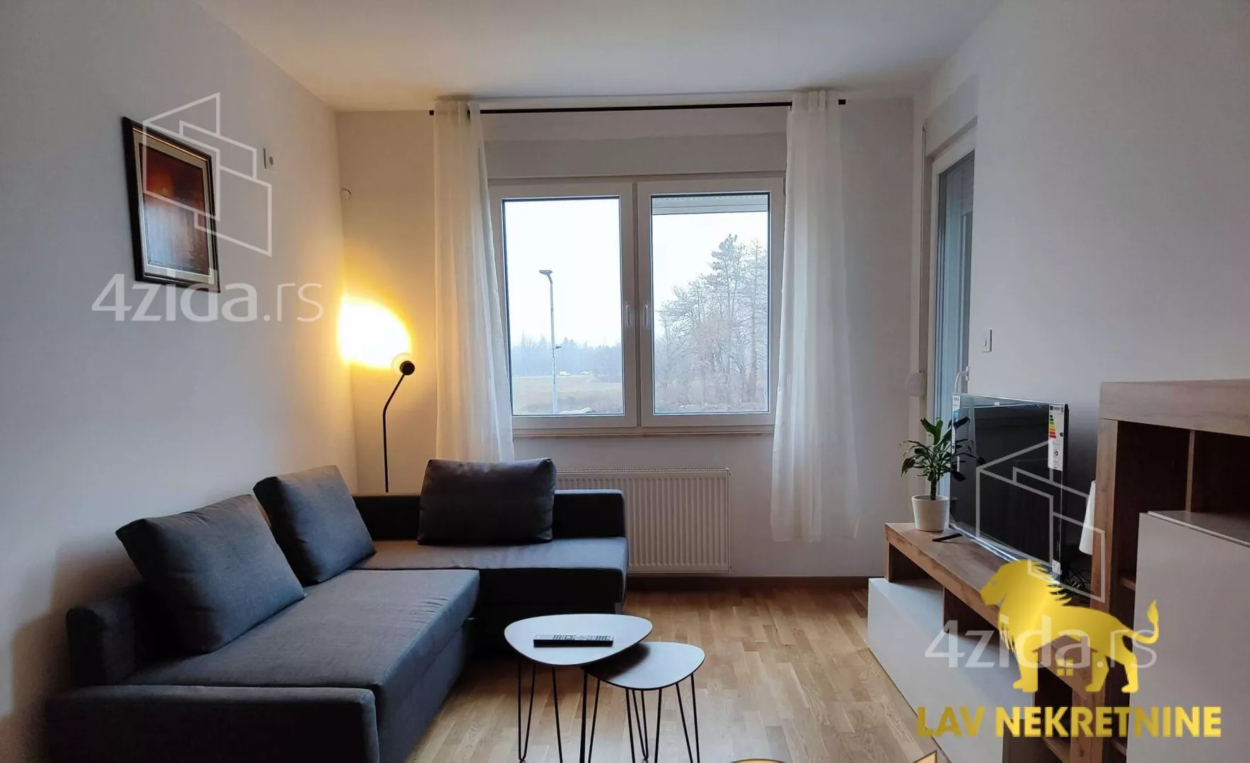 Jednoiposoban stan | 4zida