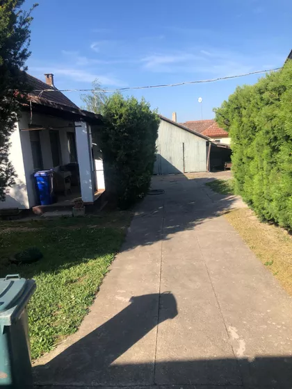 Mali Bajmok | 4zida.rs