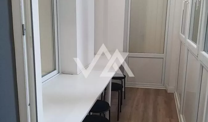 Šestosoban stan | 4zida