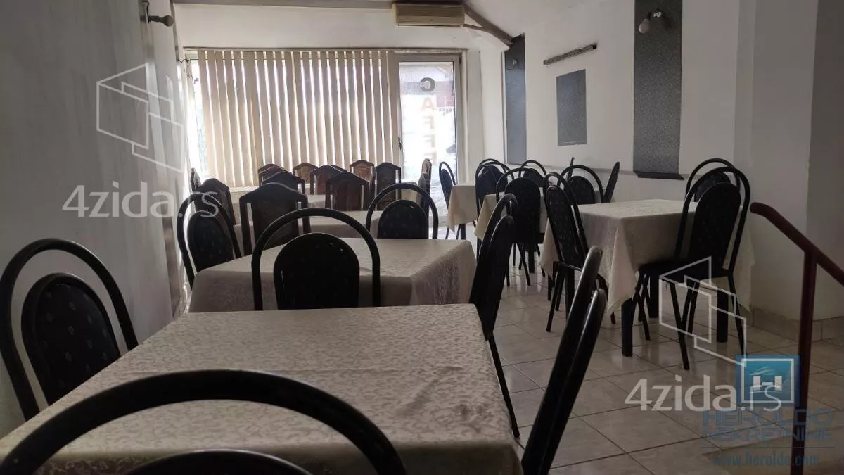 Poslovna zgrada | 4zida