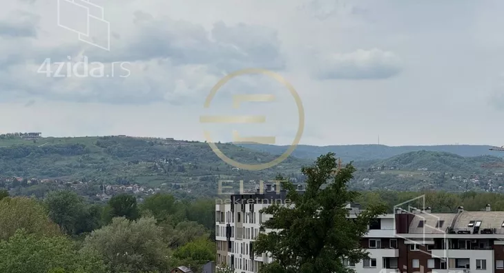 Četvoroiposoban stan | 4zida