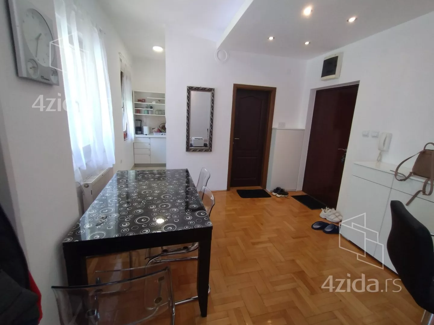Garsonjera | 4zida