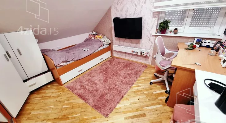 Petoiposoban stan | 4zida