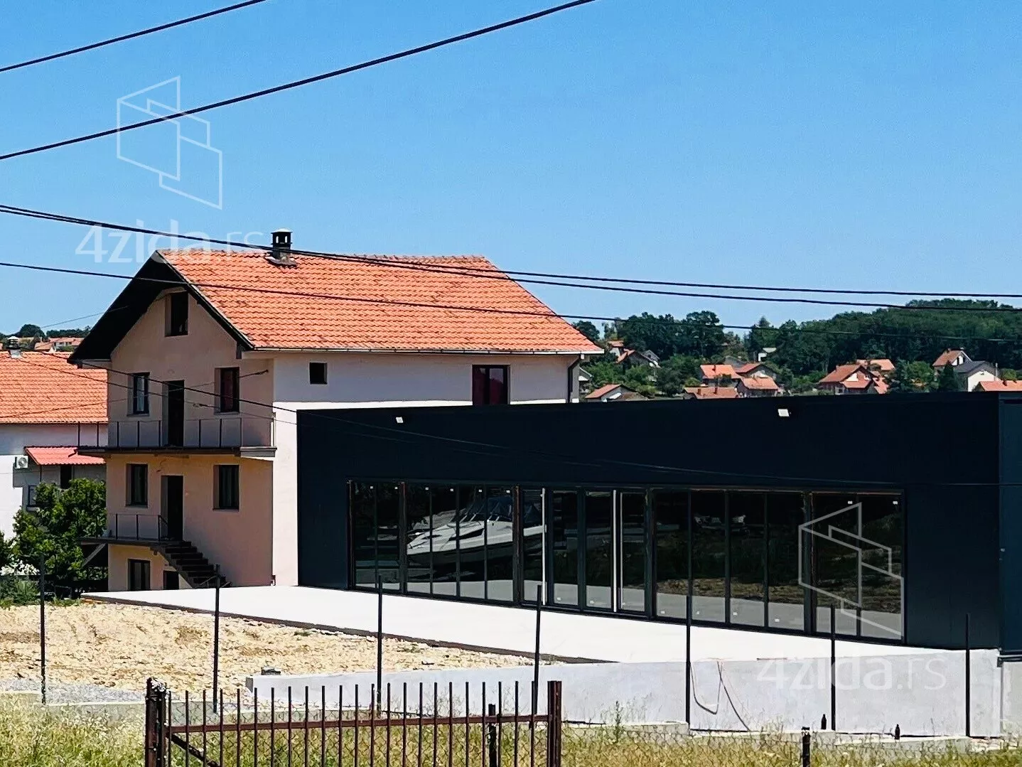 Lokal | 4zida