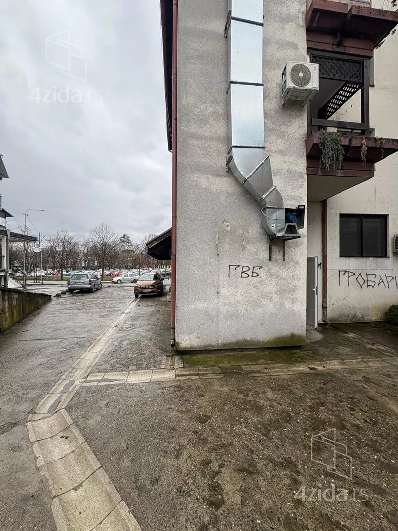 Poslovni prostor | 4zida