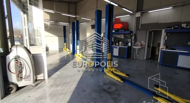 Poslovni prostor | 4zida