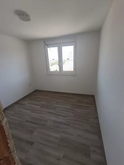 Nova Kolonija | 4zida.rs