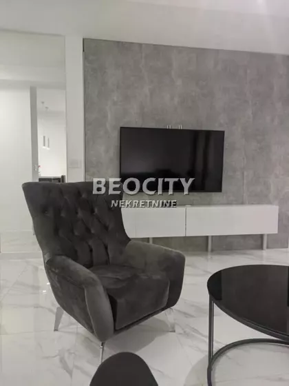 Crveni Krst Vračar | 4zida.rs