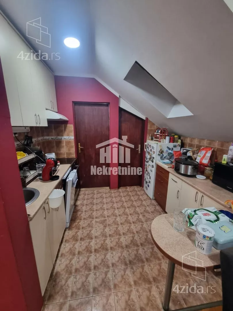 Petosoban stan | 4zida