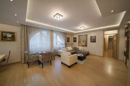 Studentski Trg | 4zida.rs