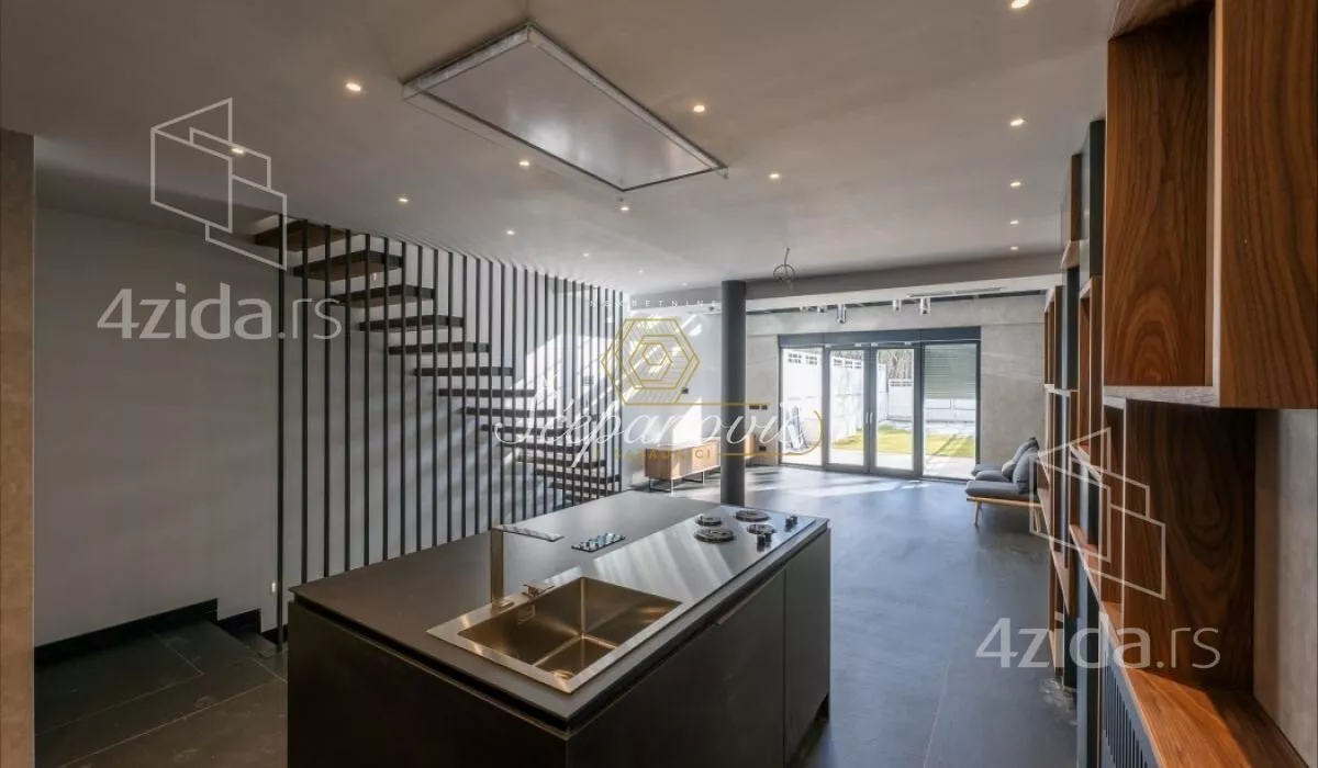 Petosoban stan | 4zida