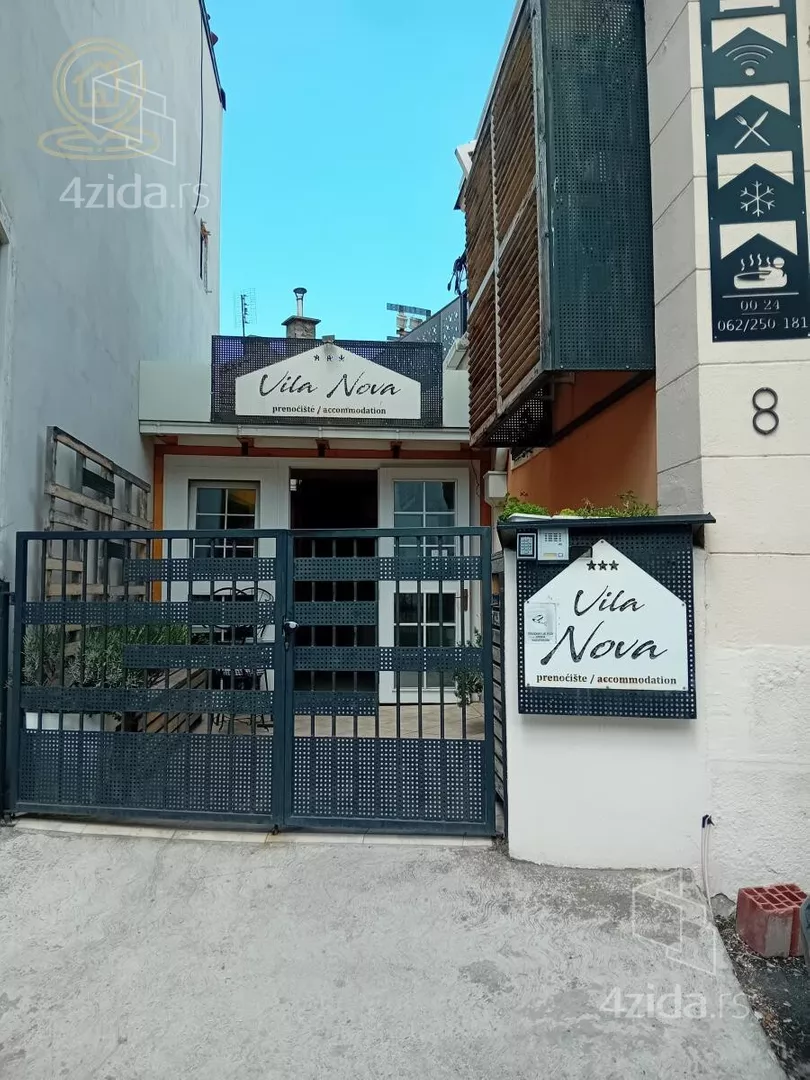 Poslovna zgrada | 4zida