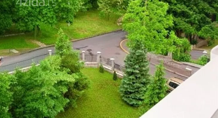 Šestosoban stan | 4zida