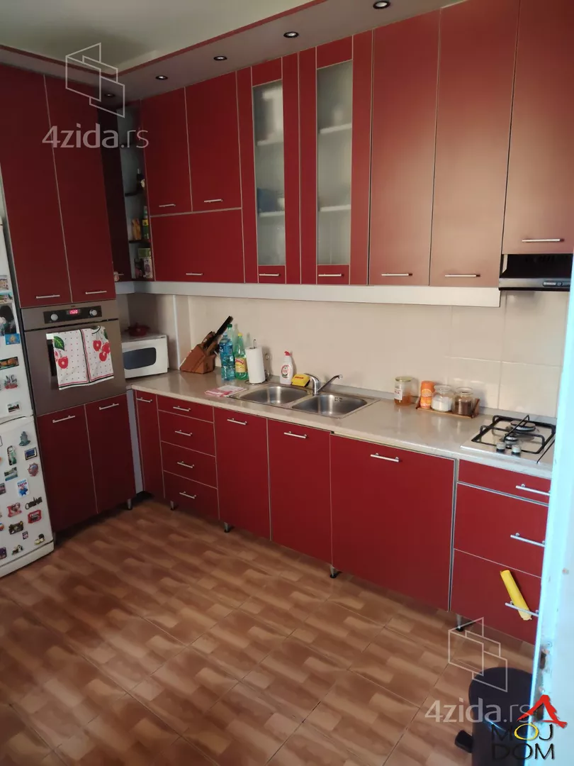 Četvoroiposoban stan | 4zida