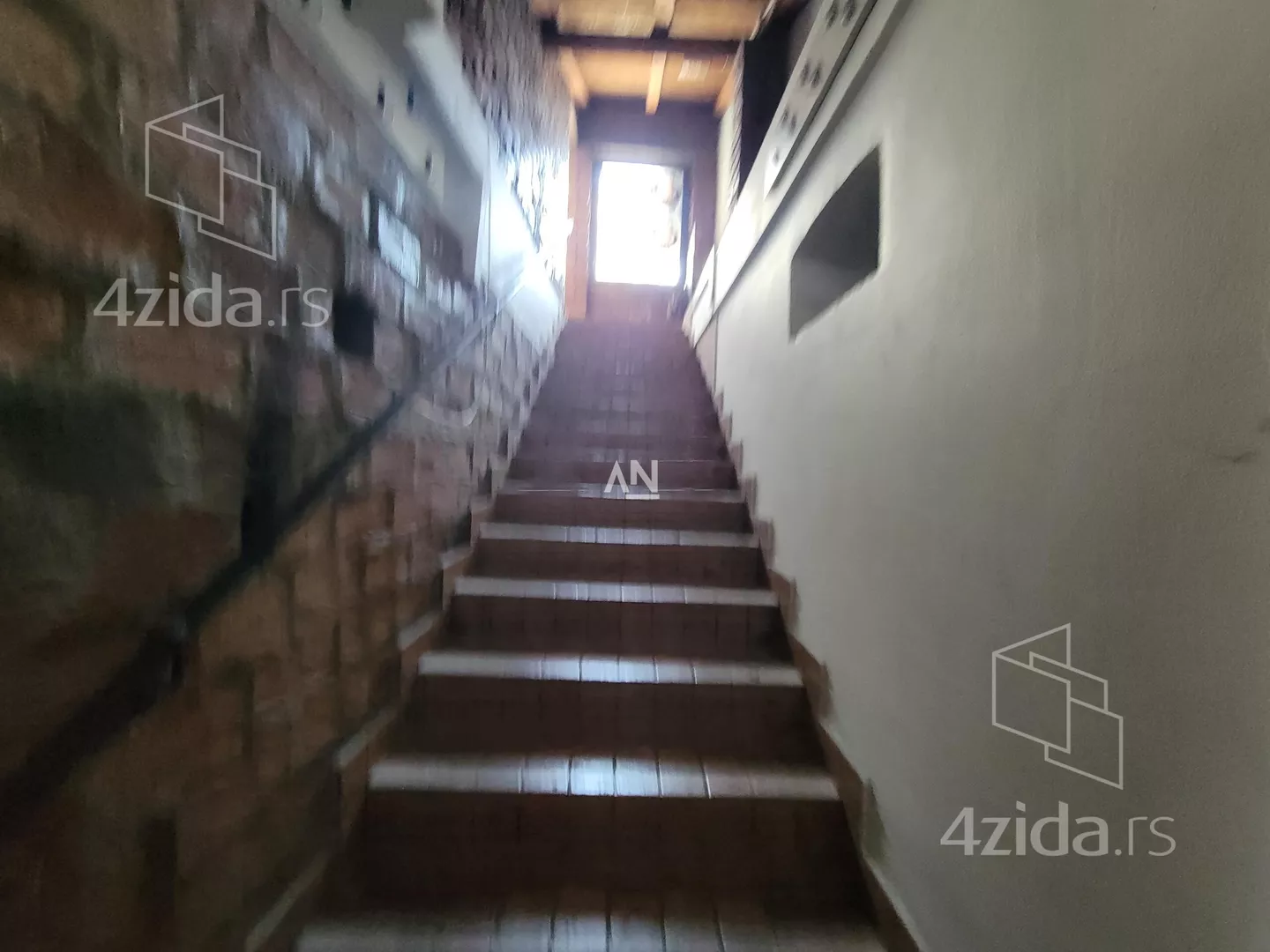 Lokal | 4zida