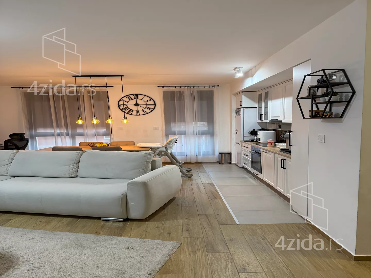 Trosoban stan | 4zida