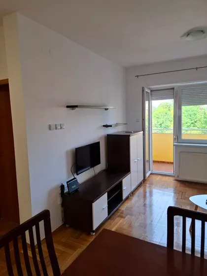 Antona Aškerca 44 | 4zida.rs