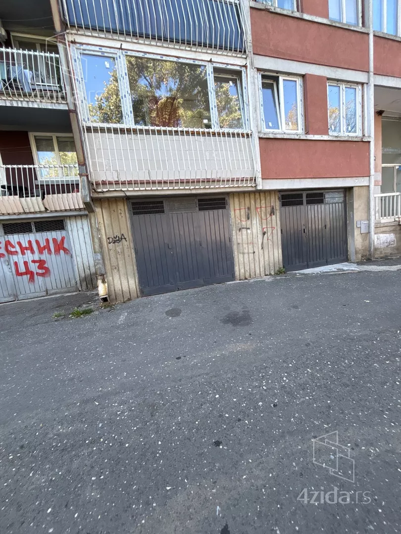 Garaža | 4zida