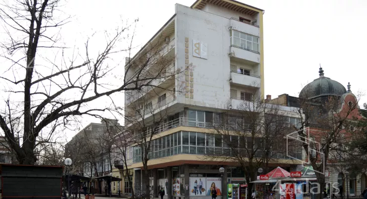 Poslovna zgrada | 4zida