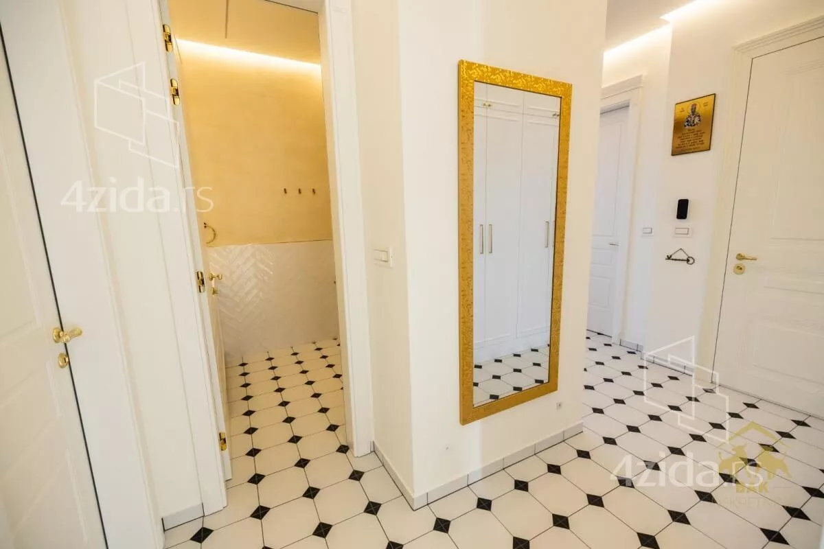 Petosoban stan | 4zida