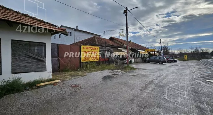 Poslovna zgrada | 4zida