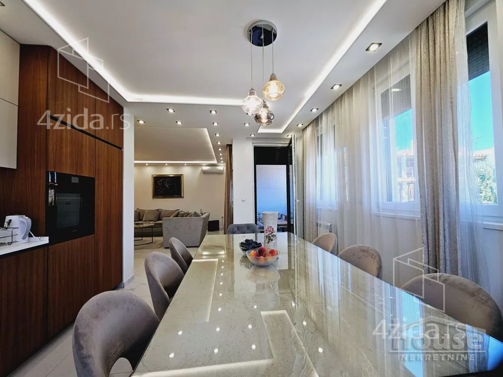 Petosoban stan | 4zida