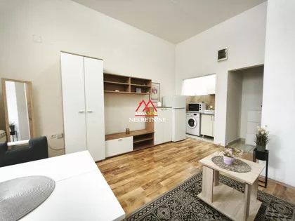 Petra Drapšina | 4zida.rs
